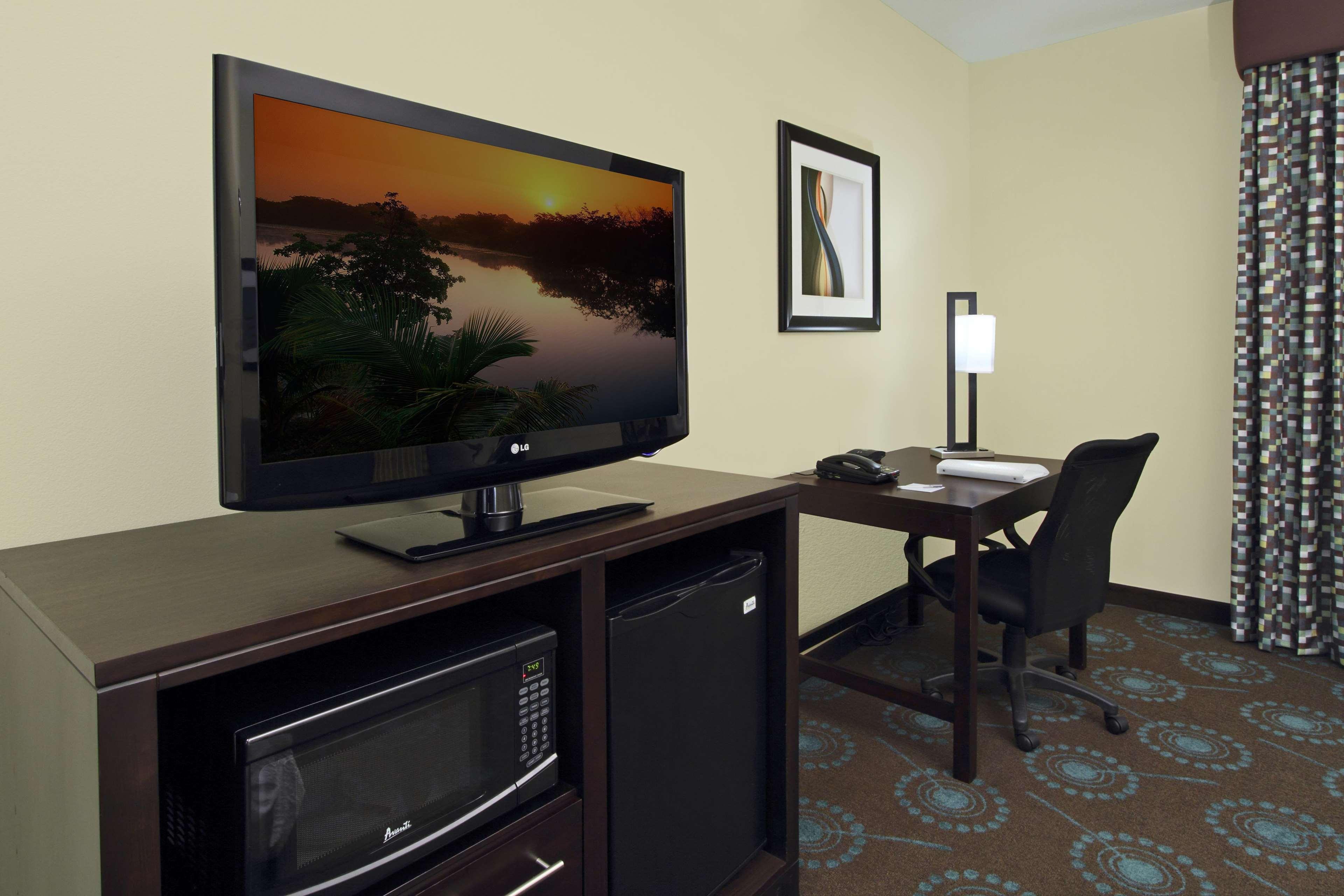 Hampton Inn Beeville Bagian luar foto
