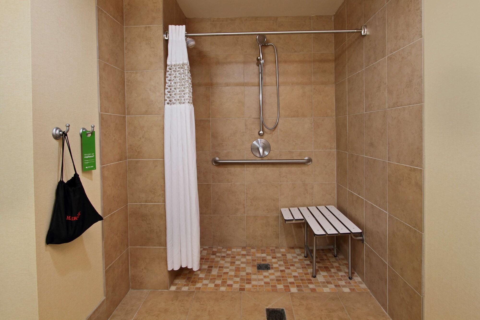 Hampton Inn Beeville Bagian luar foto
