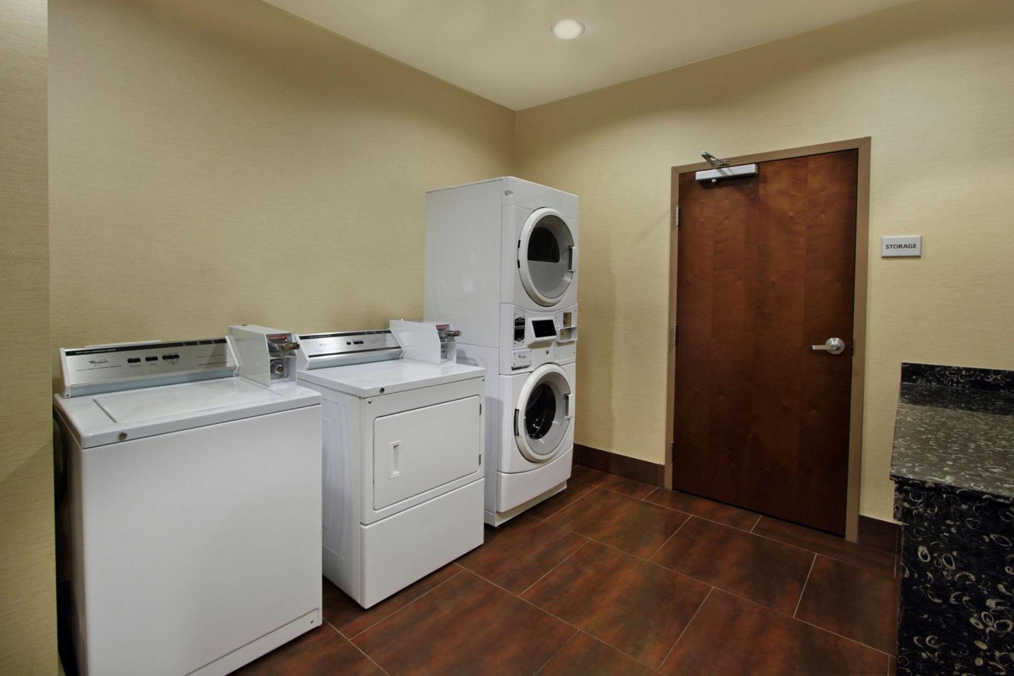 Hampton Inn Beeville Bagian luar foto