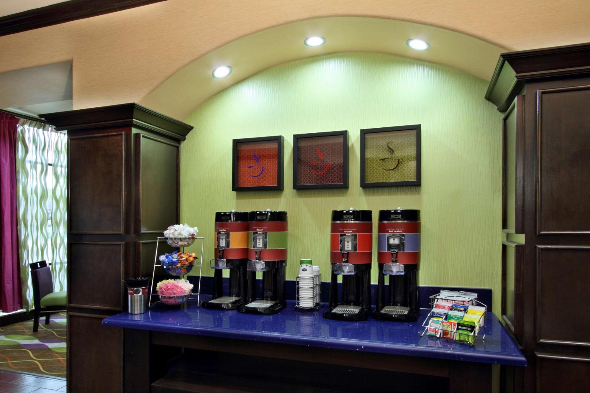 Hampton Inn Beeville Bagian luar foto