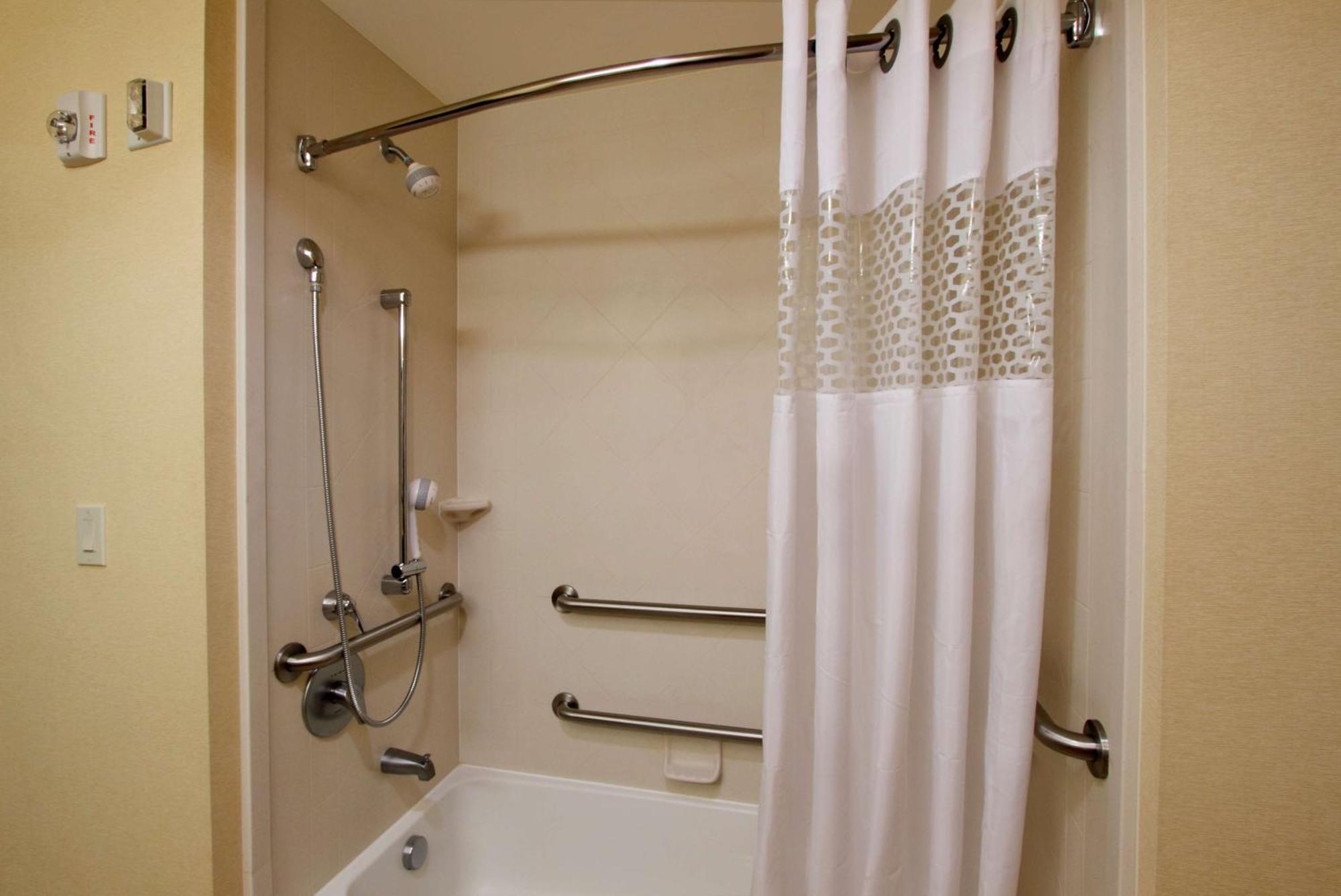 Hampton Inn Beeville Bagian luar foto