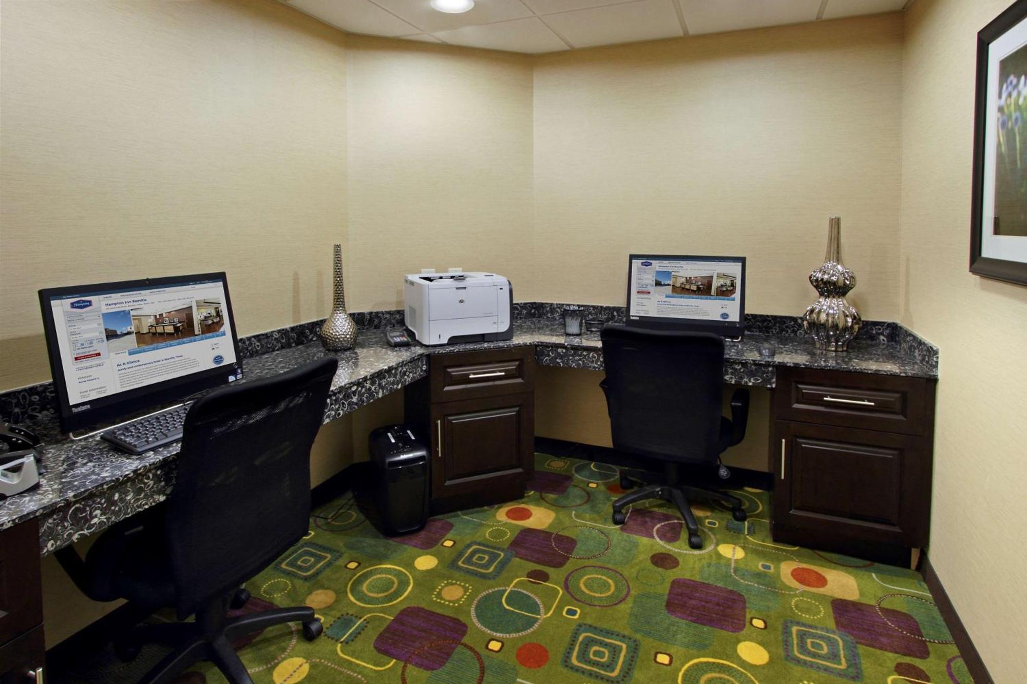 Hampton Inn Beeville Bagian luar foto