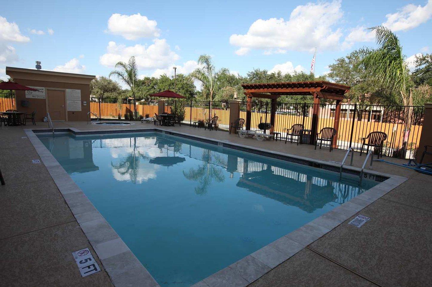 Hampton Inn Beeville Bagian luar foto