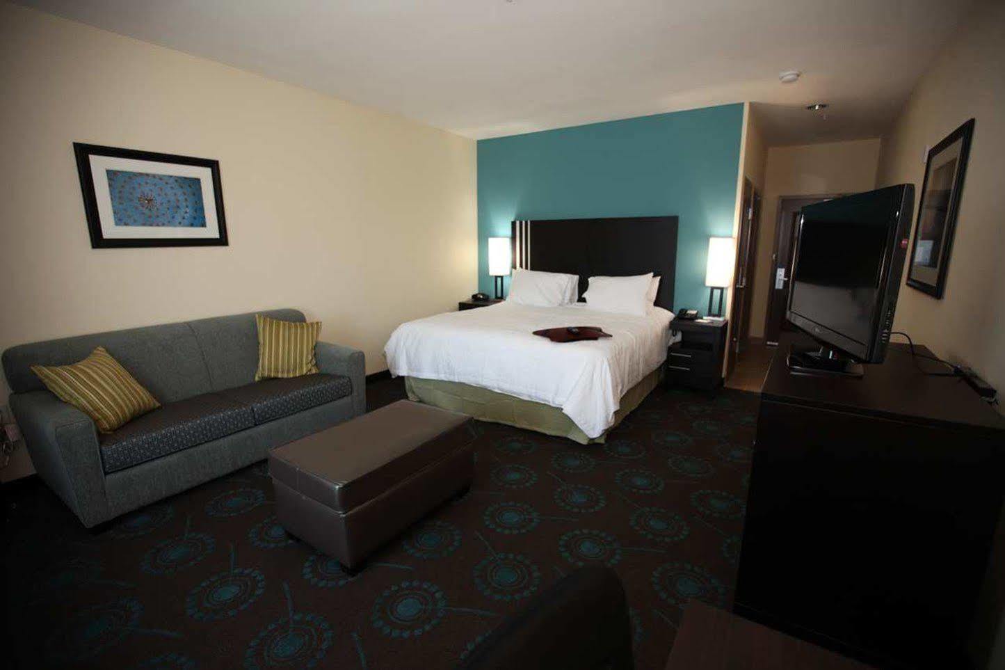 Hampton Inn Beeville Bagian luar foto